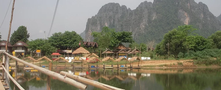 La ville animée de VangVieng