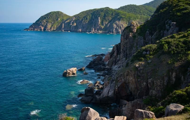 La mer d'un bleu profond &agrave; Phu Yen, Vietnam