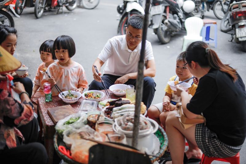 Un resto de street food au Vietnam