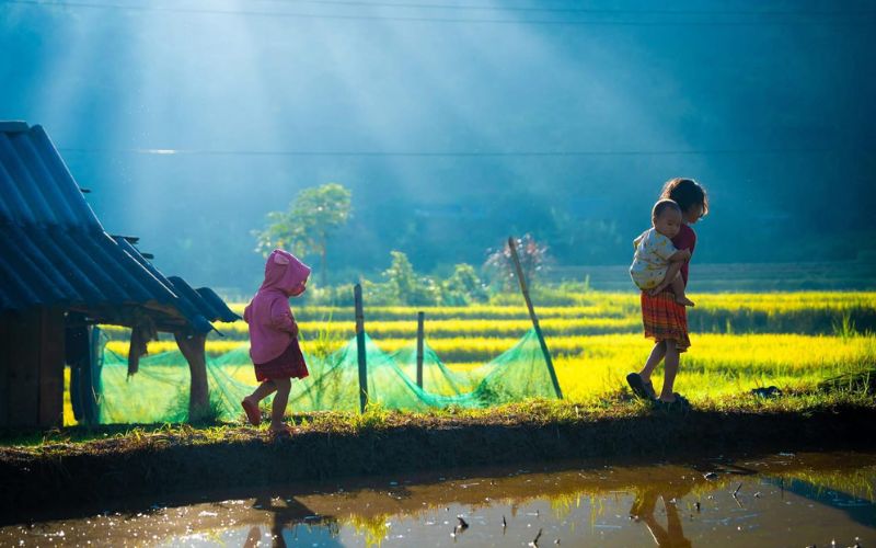 Deux enfants vietnamiens au montagne du Vietnam