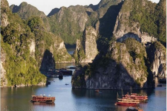 Baies d'Halong & Lan Ha : Trésors naturels depuis Cat Ba