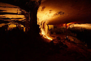 Kong Lor : Voyage épique dans la grotte aux mille mystères