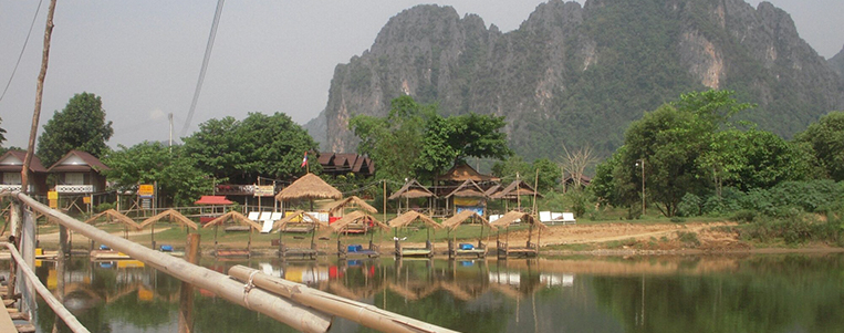 La ville animée de VangVieng