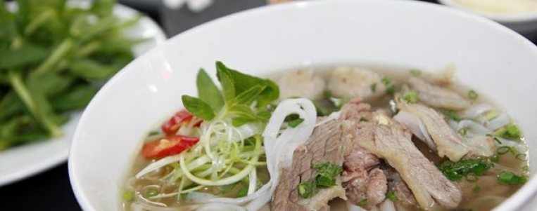 Le pho vietnamien parmi les plats à goûter absolument