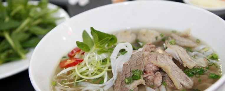 Le pho vietnamien parmi les plats à goûter absolument
